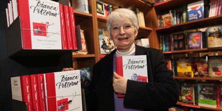 L'autrice di libri per ragazzi Bianca Pitzorno 20 Marzo 2012 a Bologna, presso la libreria Ambasciatori per la presentazione del nuovo libro. ANSA - MICHELE NUCCI